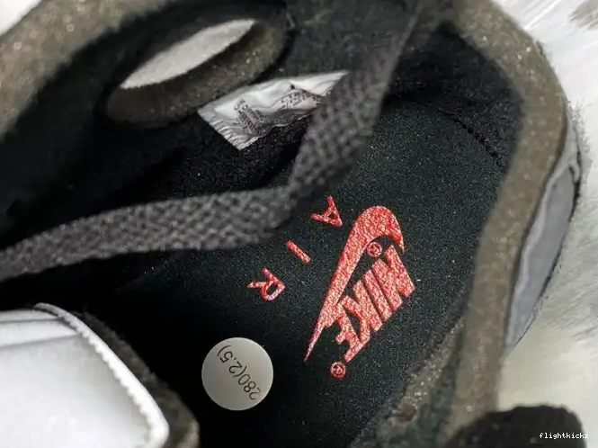 Jordan Off-White Black x Air 5 CT8480-001 0521